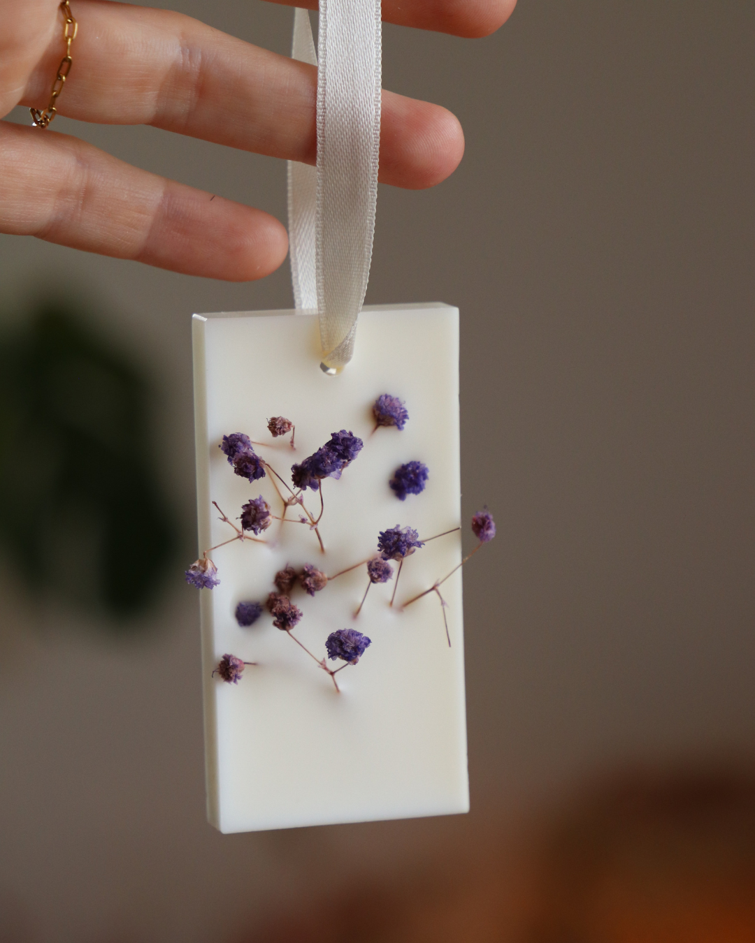 Suspension parfumée LAVANDE / GYPSOPHILE VIOLET - RUBAN BLANC - rectangle moyen