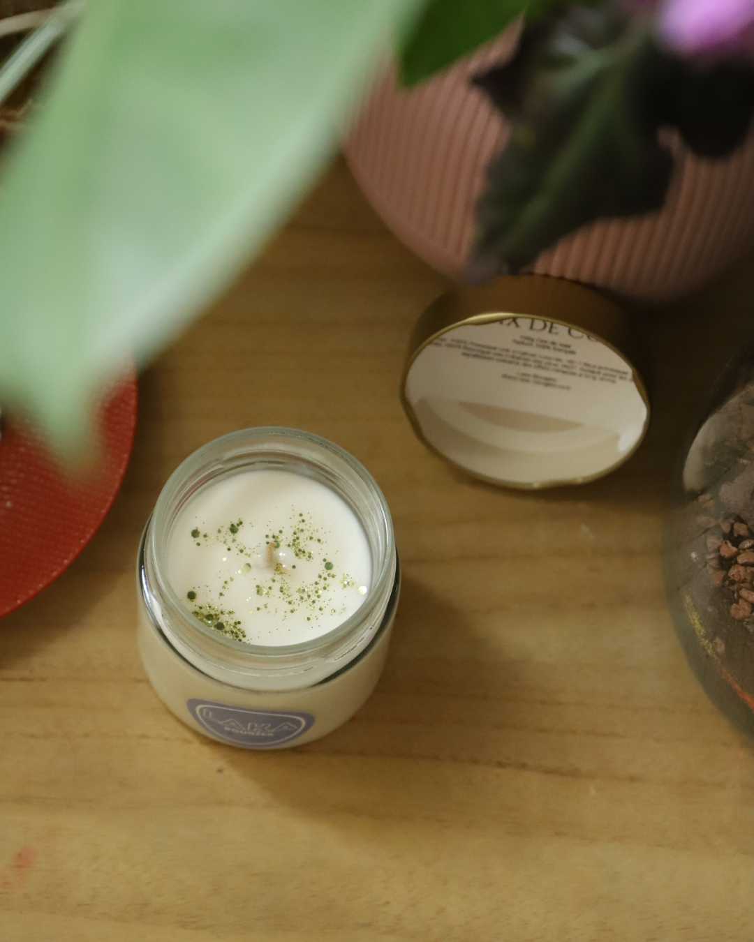 Bougie en pot parfum NOIX DE COCO et paillettes - 150g de cire