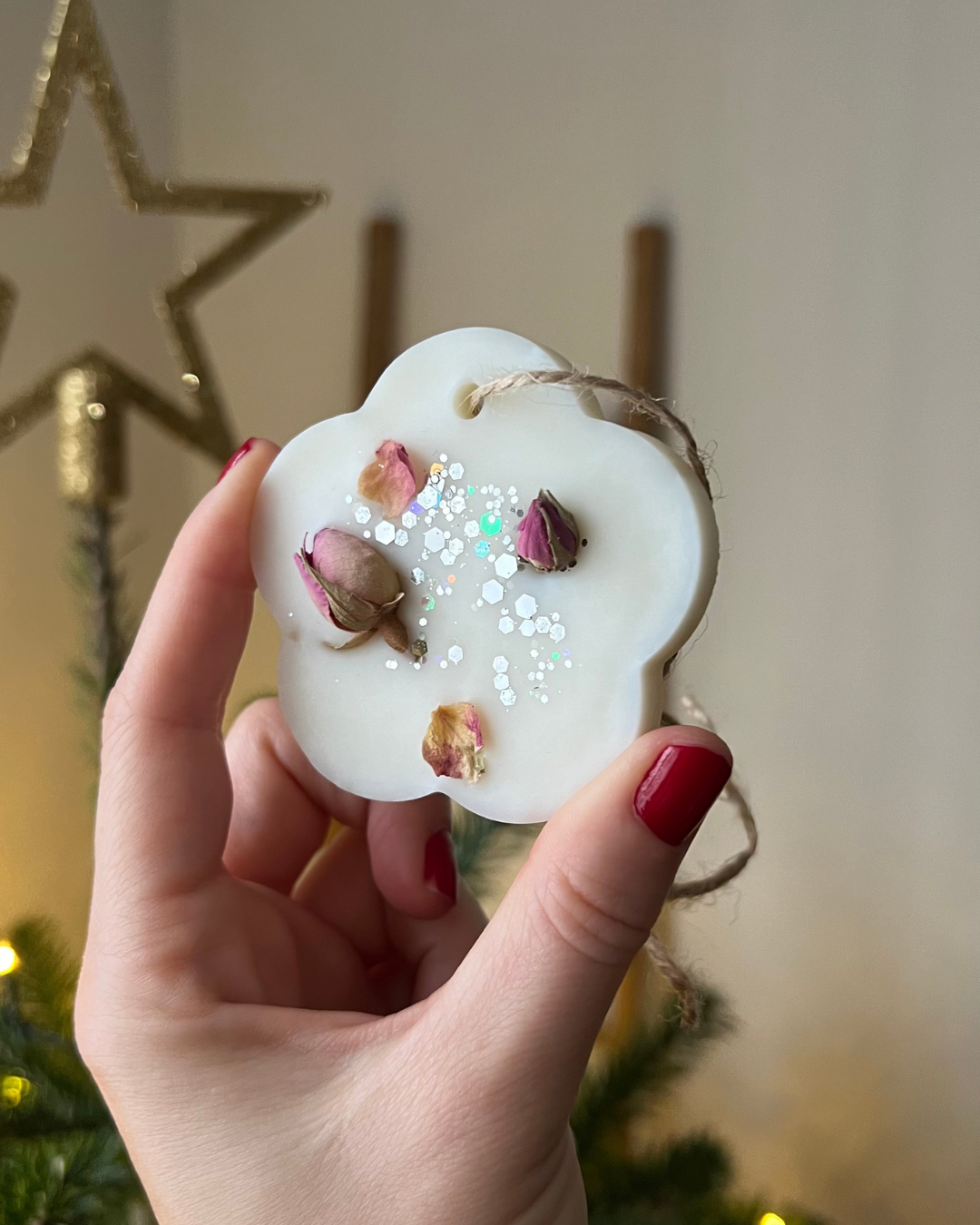 Grande suspension parfumée fleurie - Boutons de roses & paillettes / Fleur