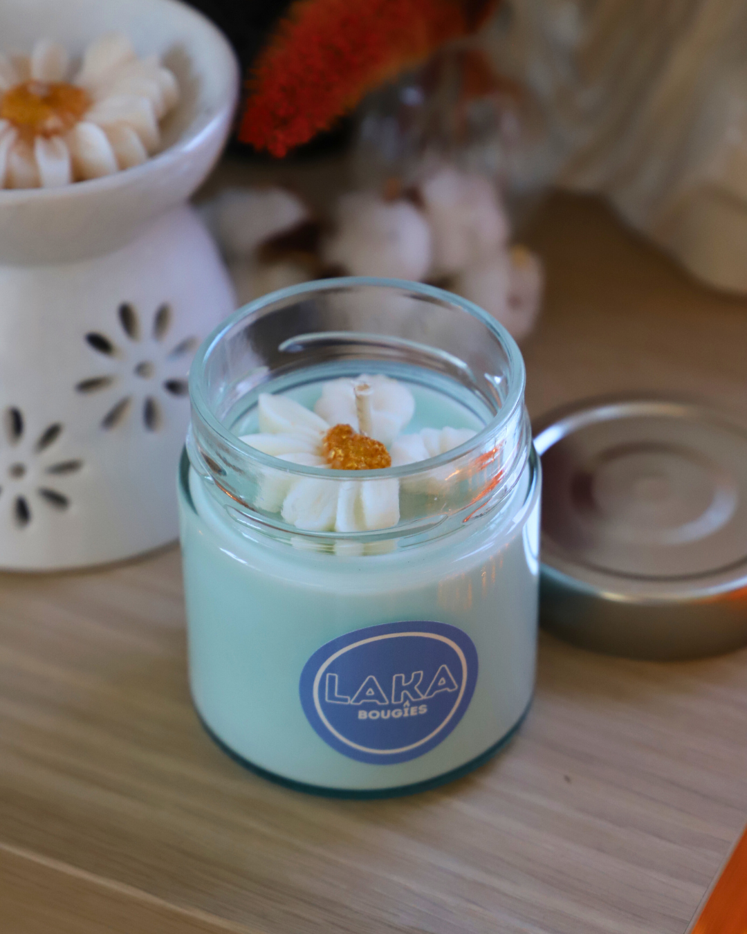 Bougie en pot parfum LINGE FRAIS et demi-Pâquerette - 180g de cire