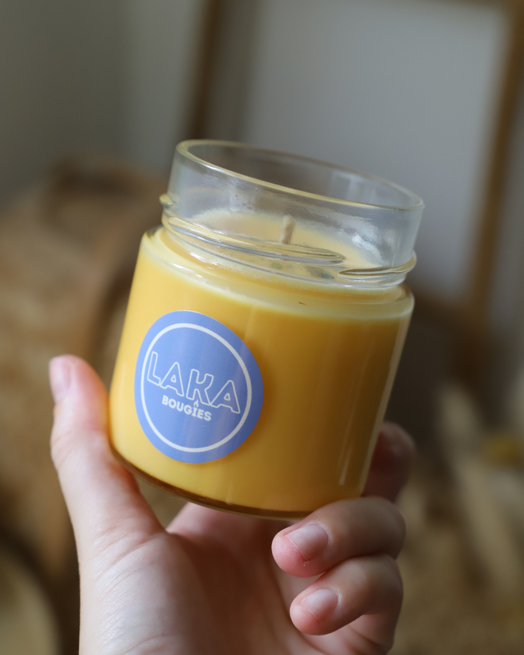 Bougie en pot parfum BANANE et paillettes - 150g de cire