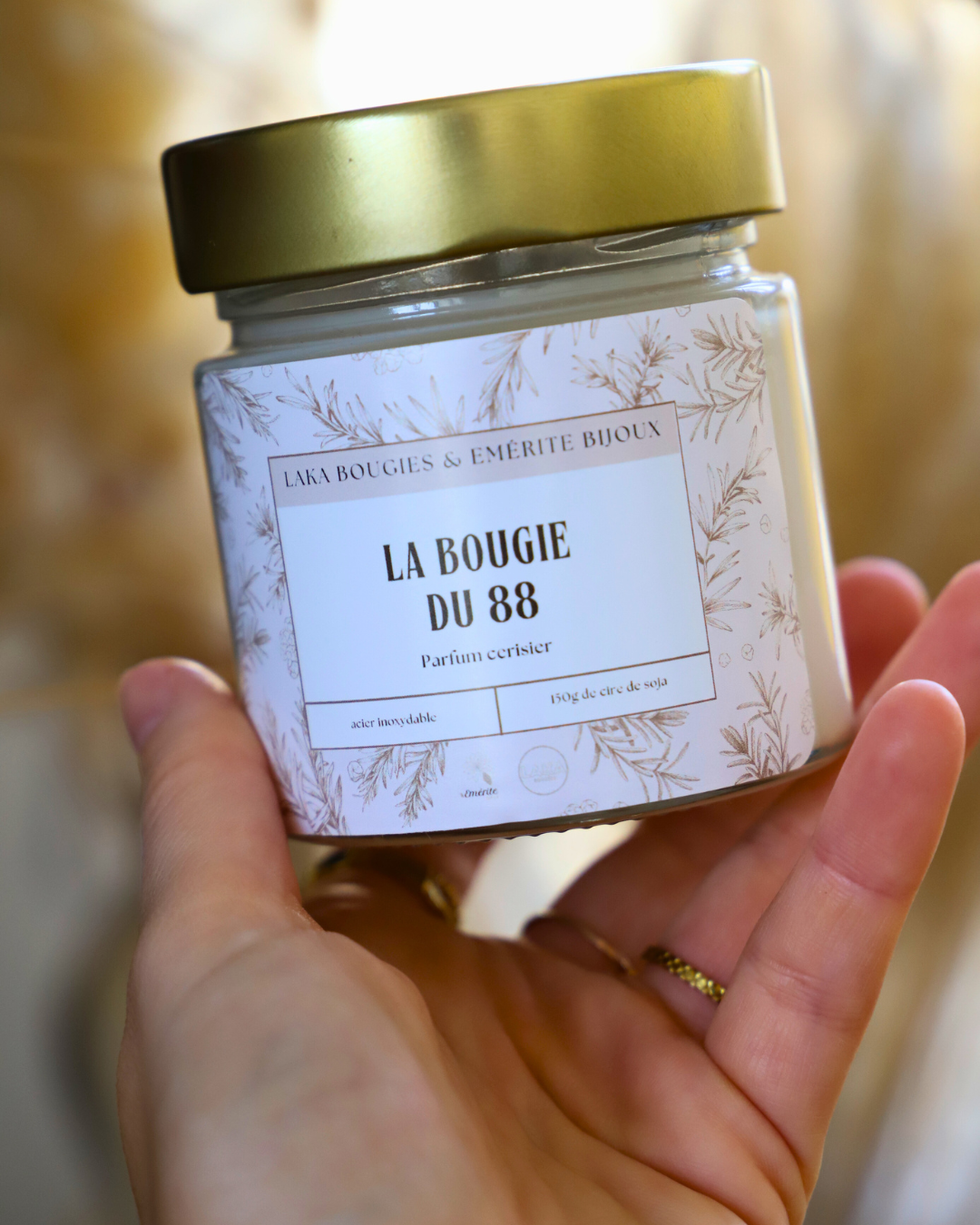 Bougie-Bijou du 88 Ménilmontant - parfum FLEUR DE CERISIER - 150g de cire & un bijoux en acier inoxydable