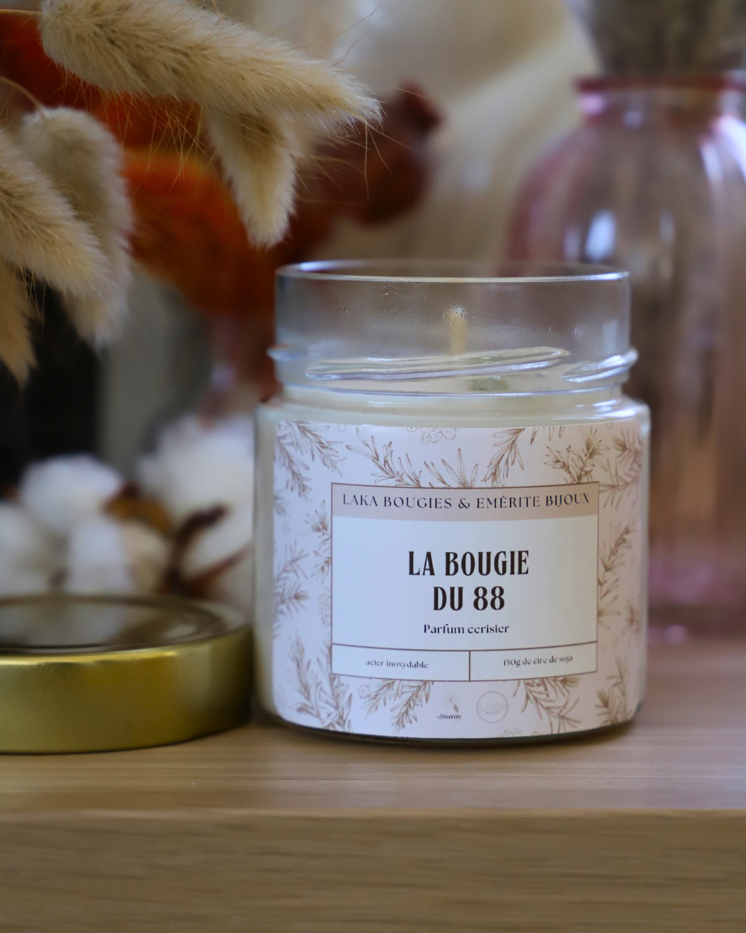 Bougie-Bijou du 88 Ménilmontant - parfum FLEUR DE CERISIER - 150g de cire & un bijoux en acier inoxydable
