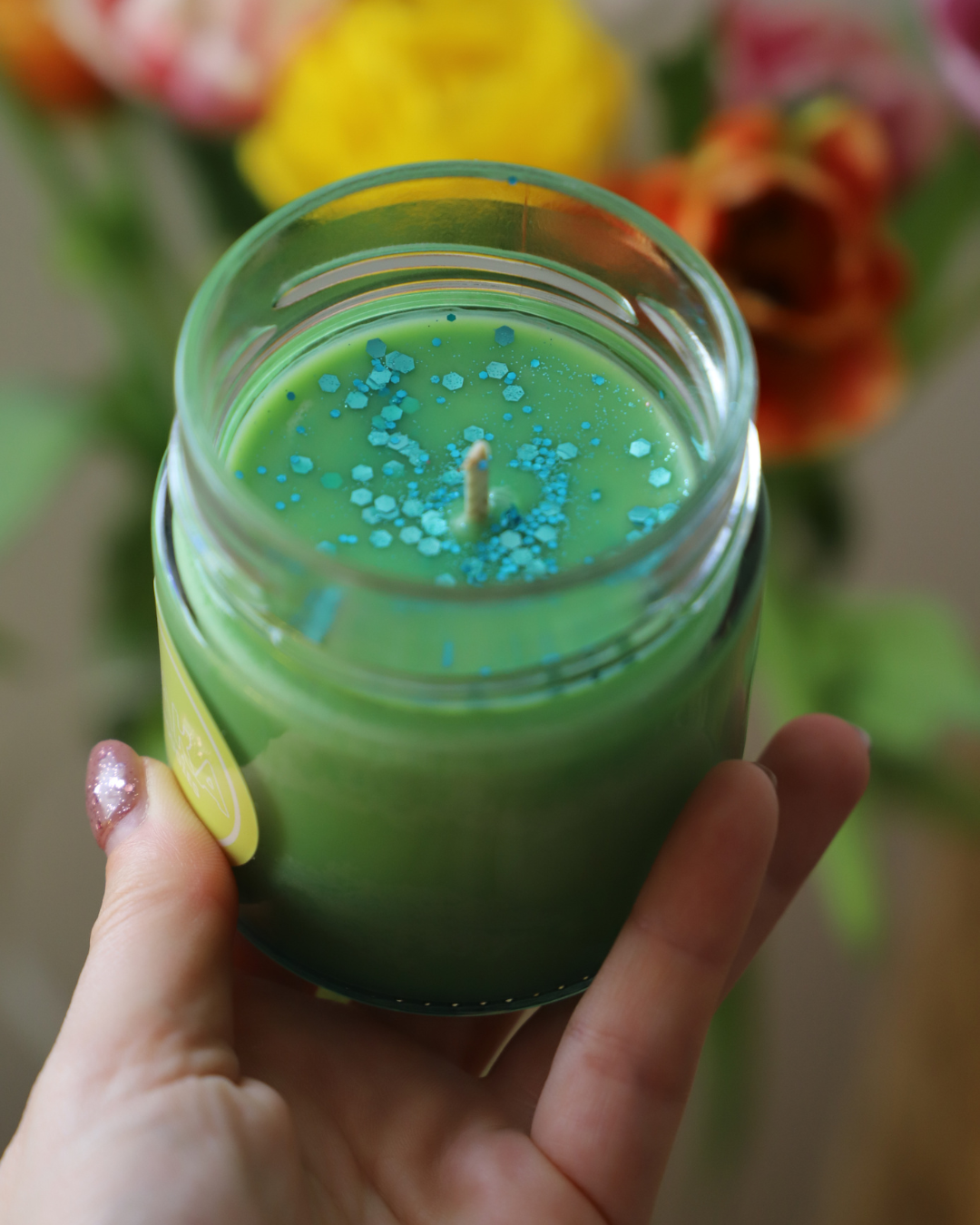 Bougie en pot parfum HERBE COUPÉE et paillettes - 150g de cire