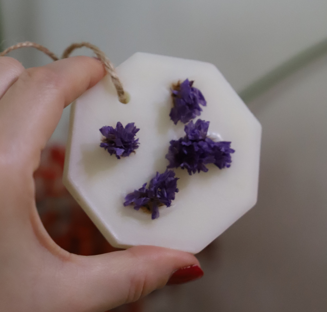 Grande suspension parfumée fleurie - Fleurs violettes / octogone