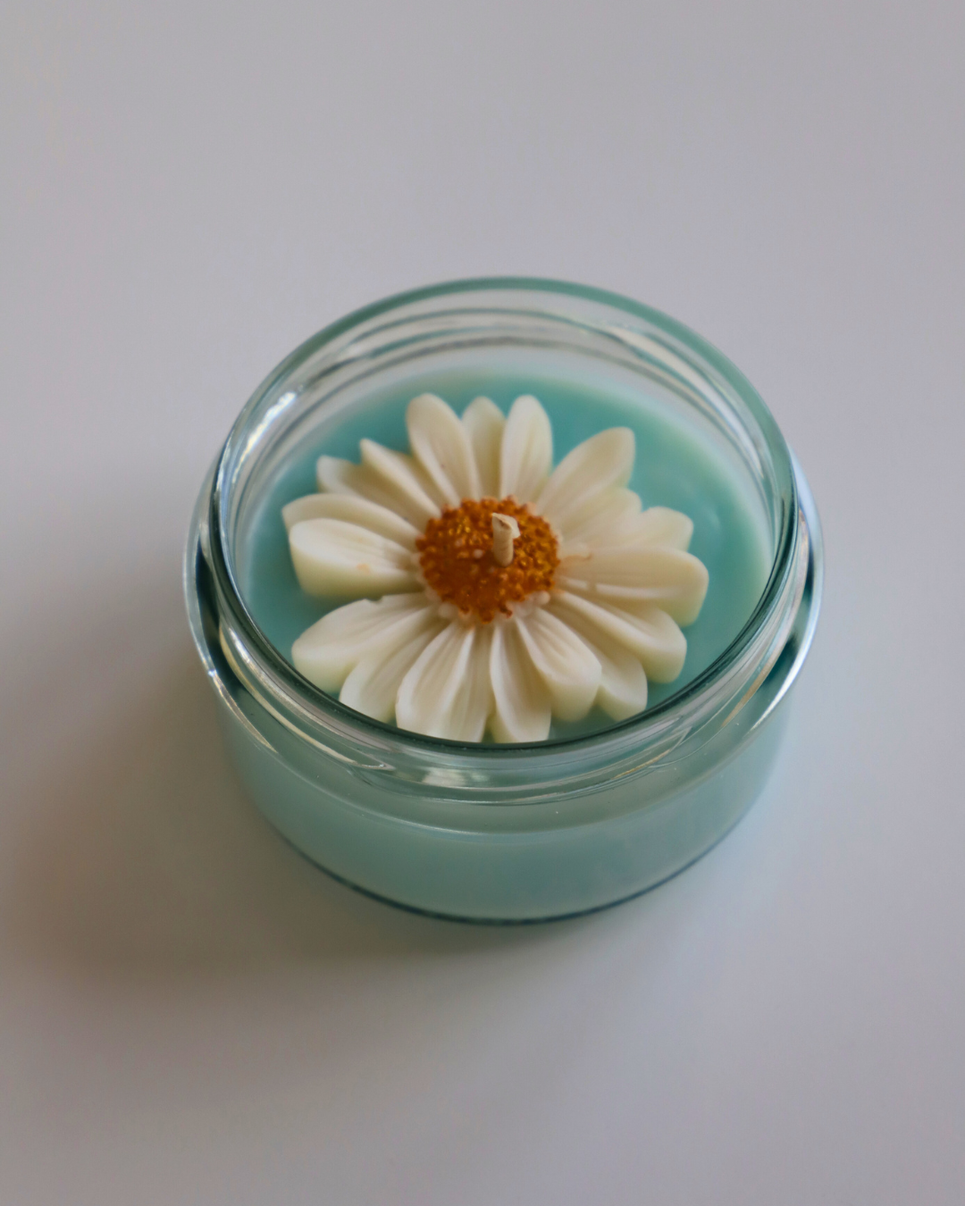 Bougie en pot parfum LINGE FRAIS et Marguerite - 110g de cire