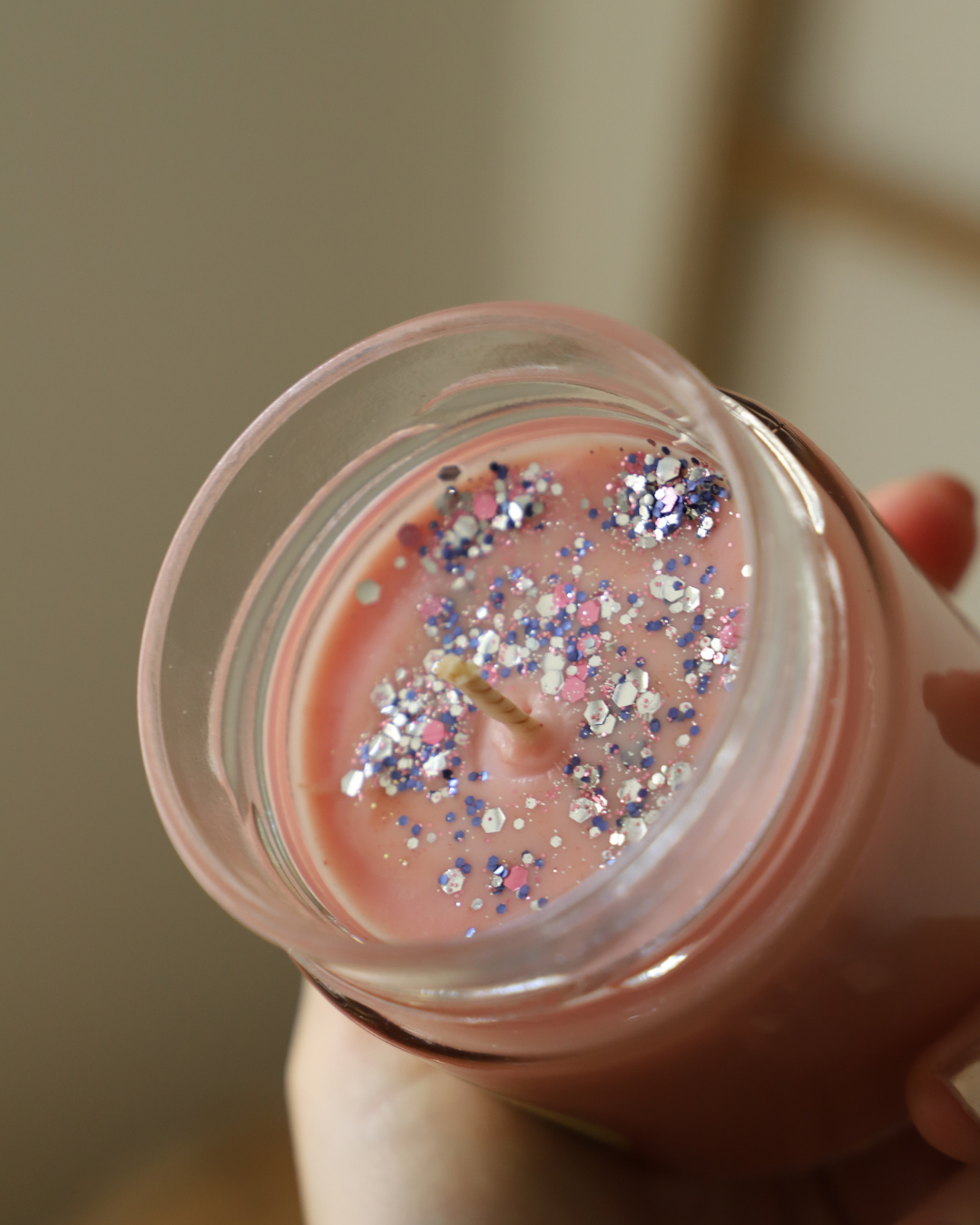 Bougie en pot parfum VANILLE FUMÉE et paillettes - 150g de cire