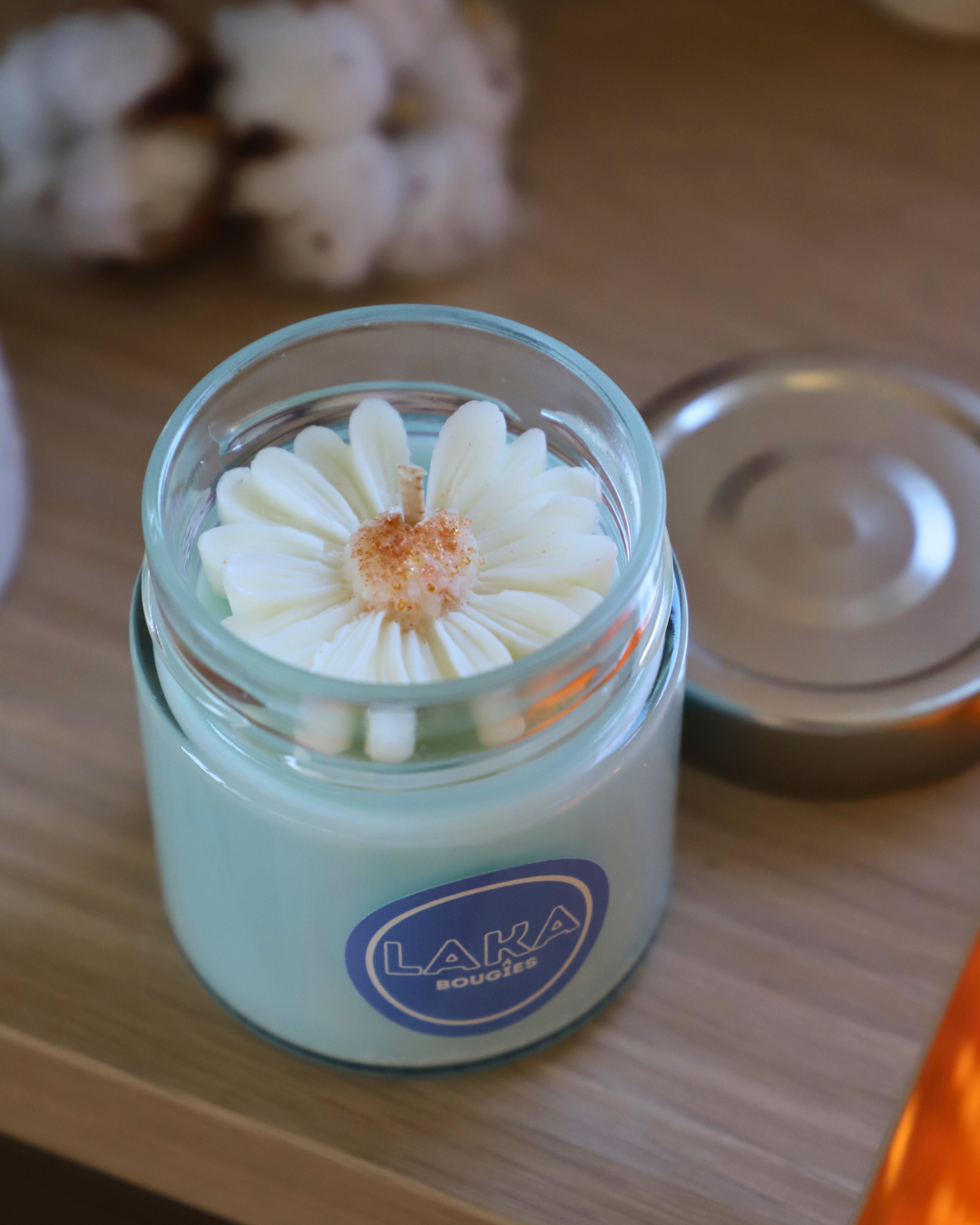 Bougie en pot parfum LINGE FRAIS et Pâquerette - 180g de cire