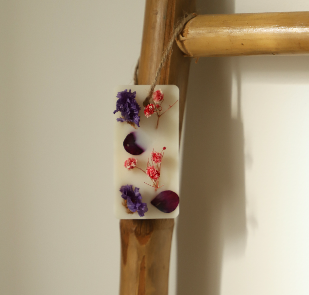 Suspension parfumée fleurie - Fleurs violettes et roses