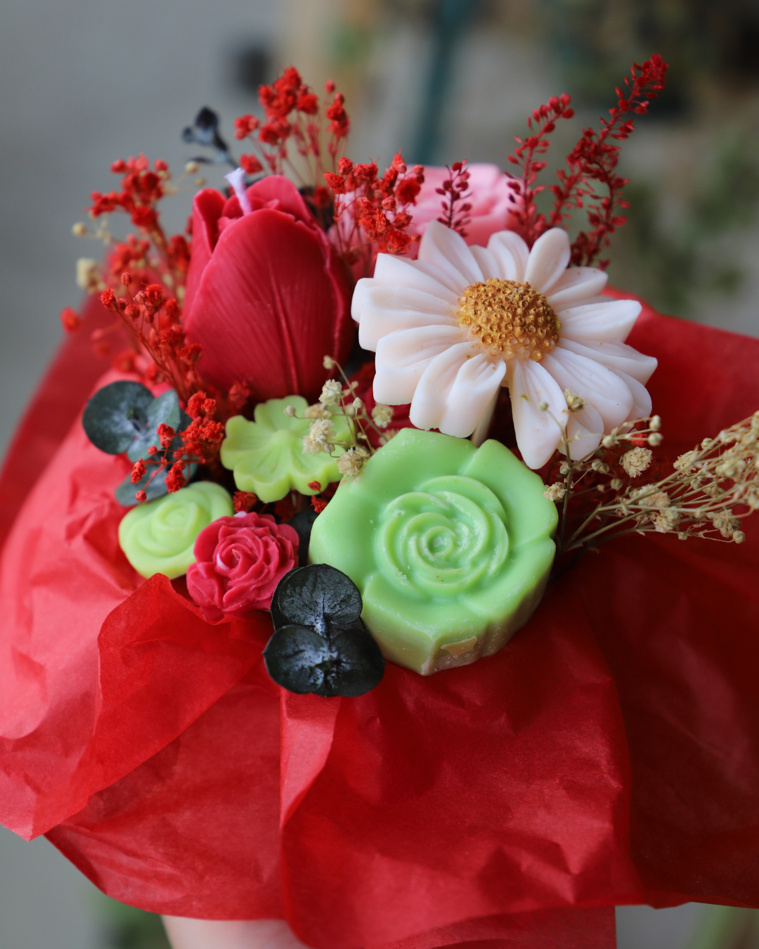 Bouquet de fondants parfumés et tiges de fleurs séchées – création artisanale