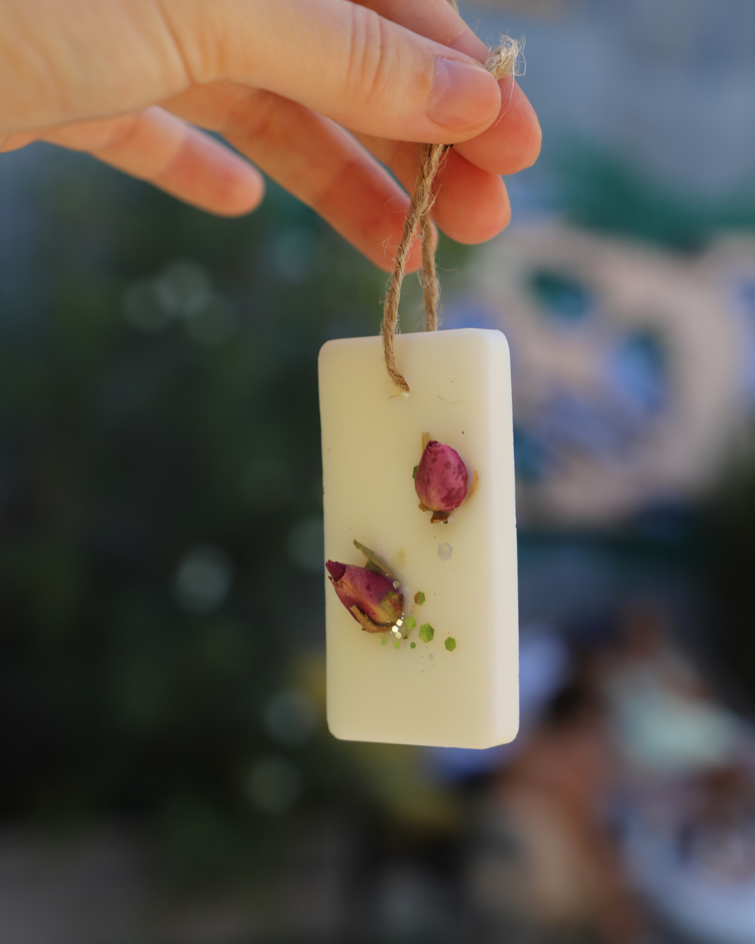 Suspension parfumée boutons de roses et paillettes - Rond