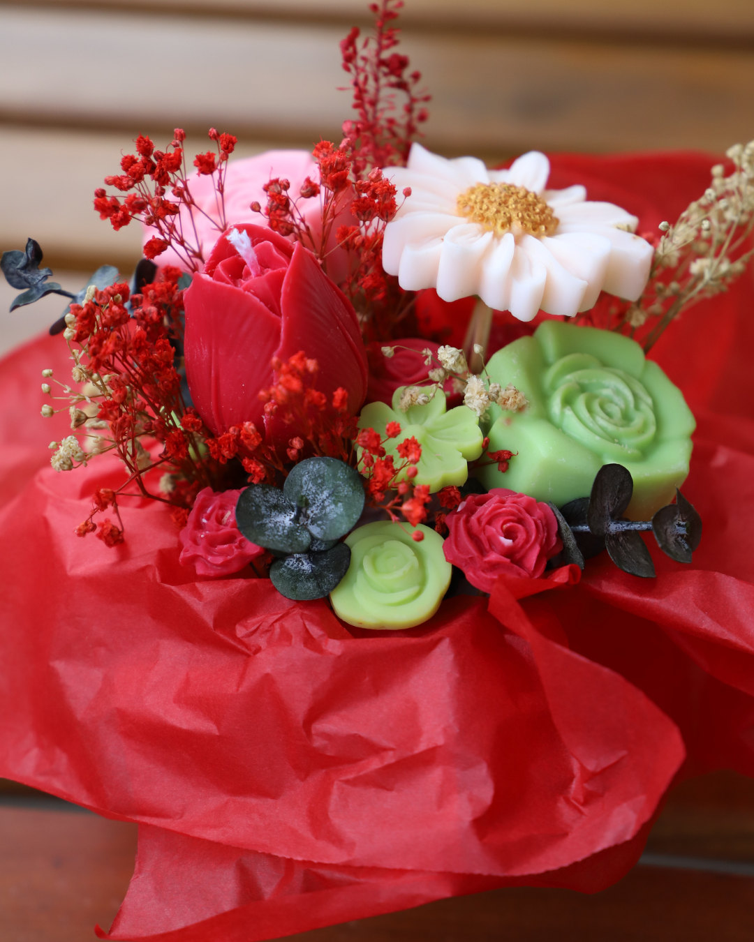 Bouquet de fondants parfumés et tiges de fleurs séchées – création artisanale