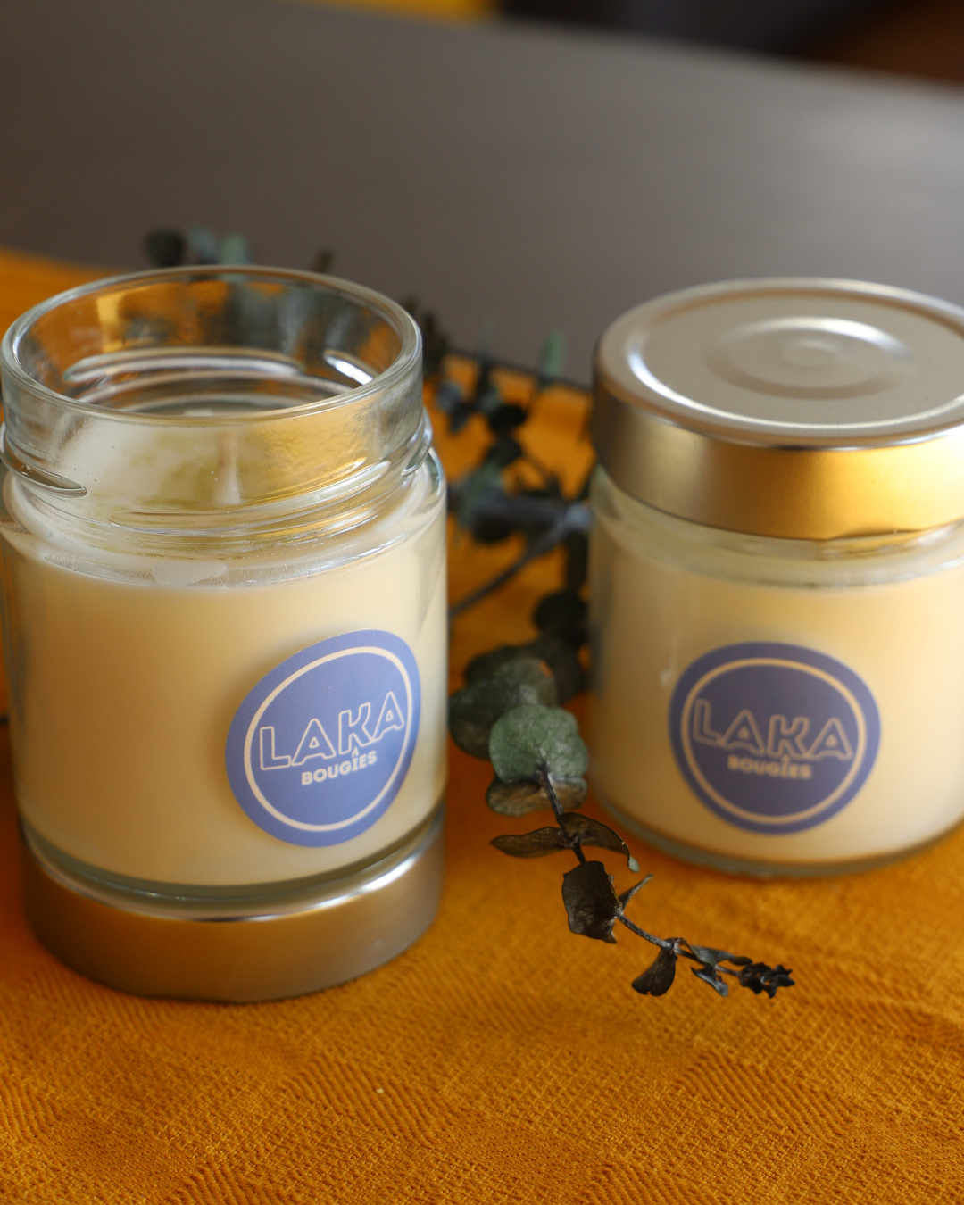 Bougie en pot parfum NOIX DE COCO et paillettes - 150g de cire