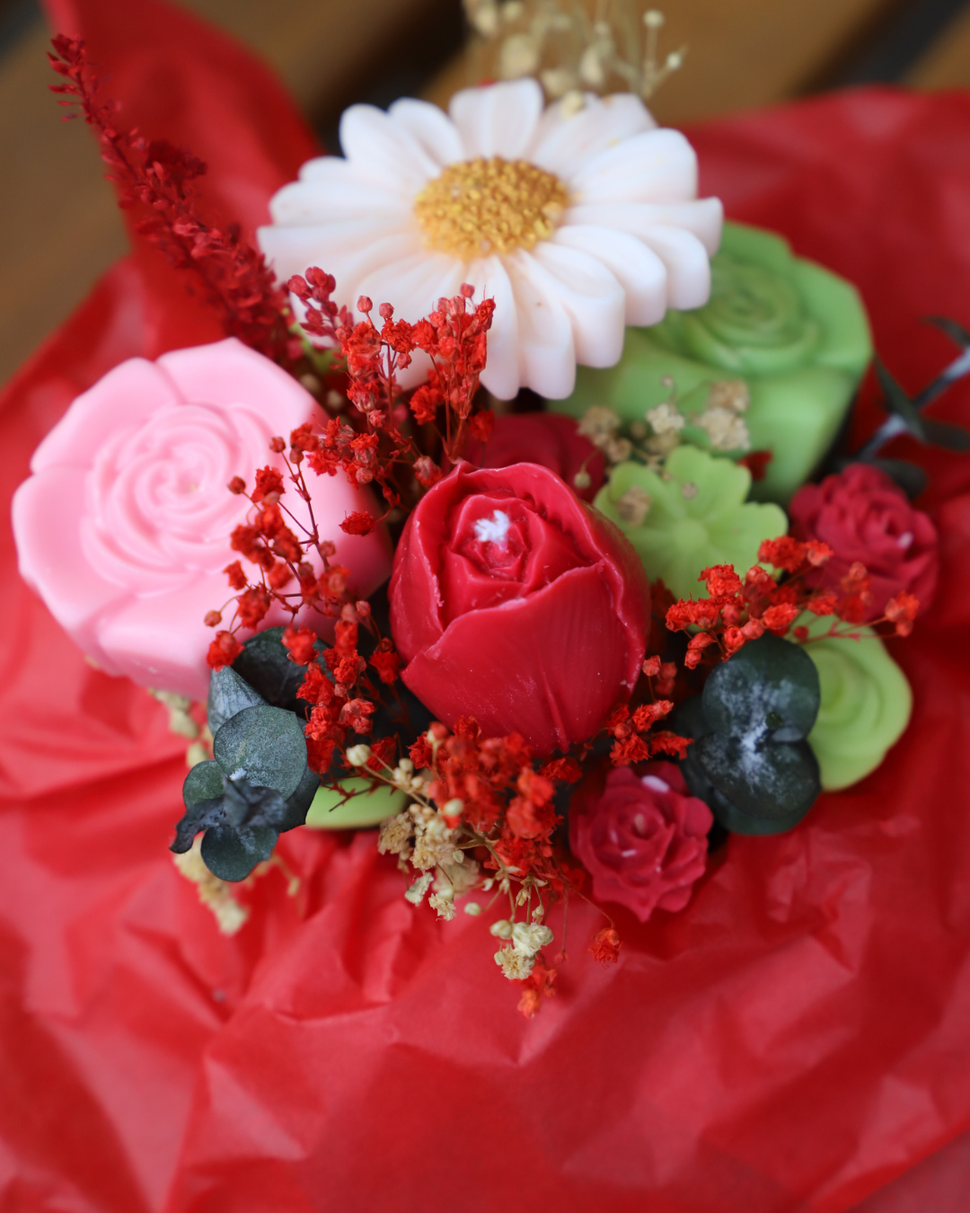 Bouquet de fondants parfumés et tiges de fleurs séchées – création artisanale