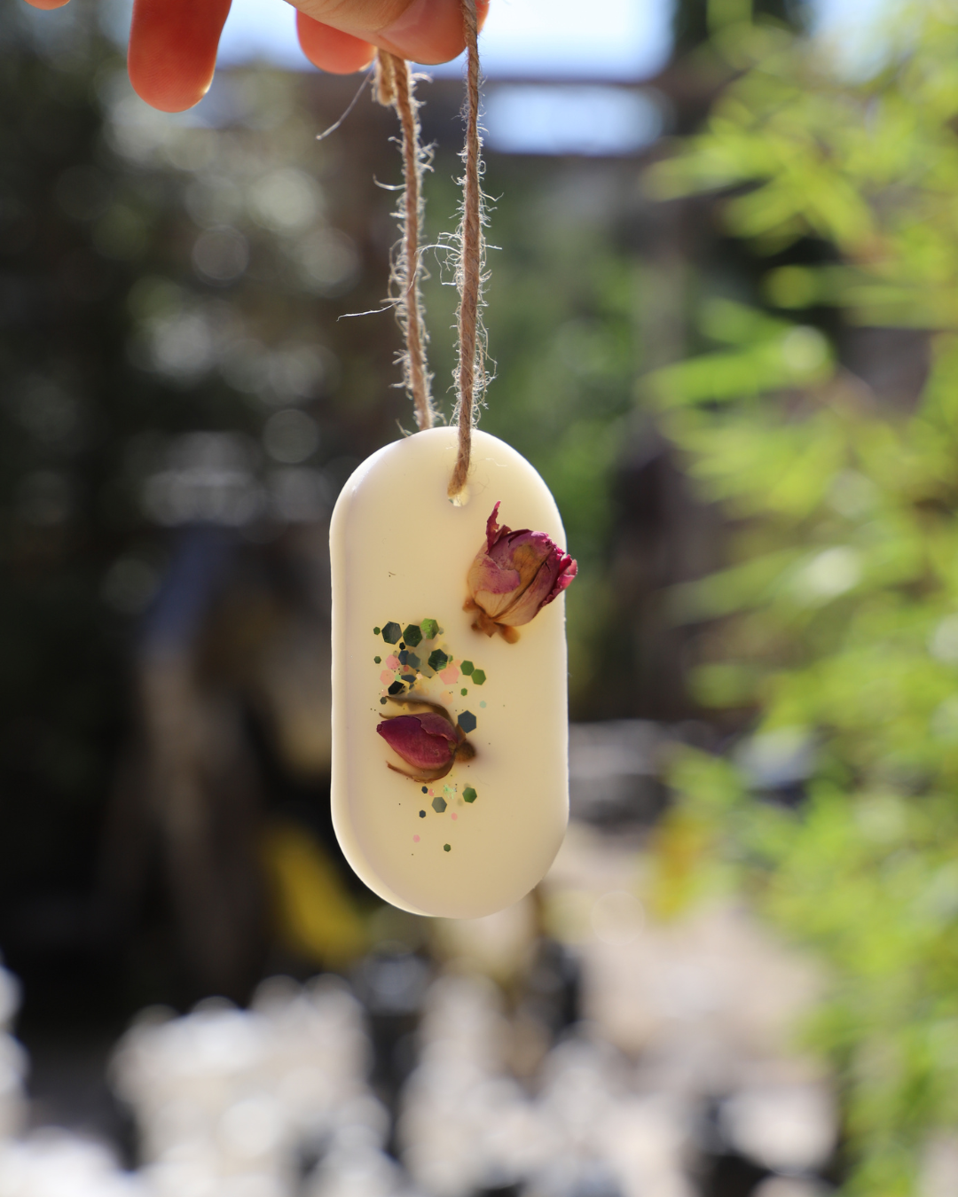 Suspension parfumée boutons de roses et paillettes - Rond