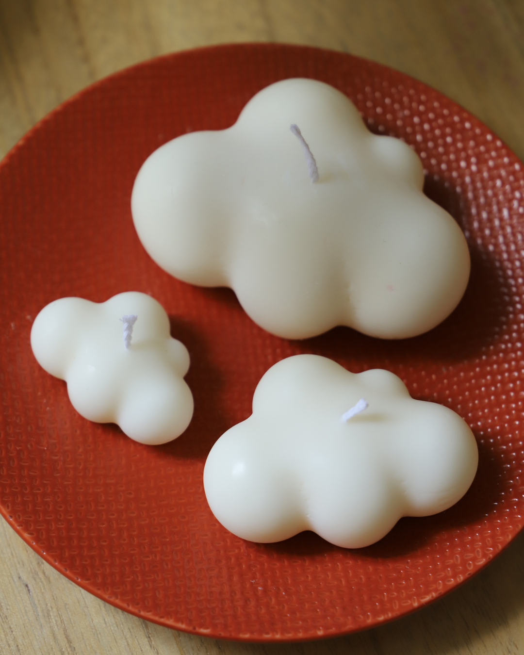 Trio de nuages blancs