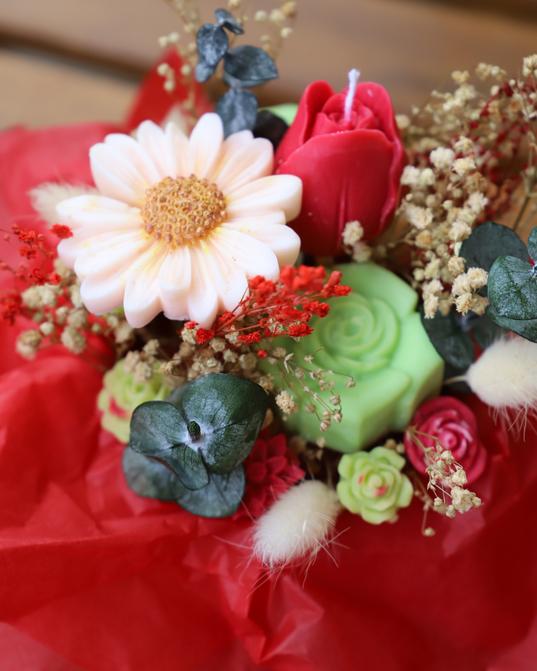 Bouquet de fondants parfumés et tiges de fleurs séchées – création artisanale