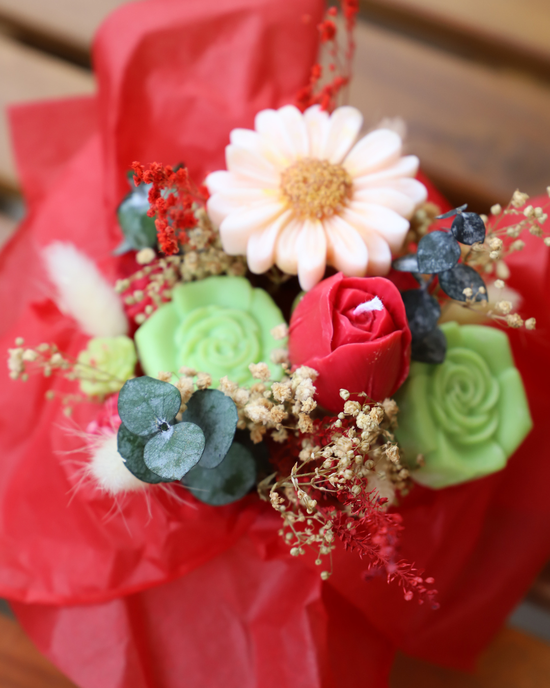 Bouquet de fondants parfumés et tiges de fleurs séchées – création artisanale