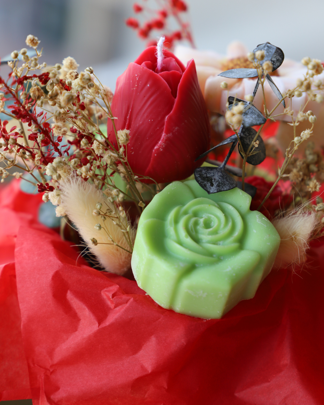 Bouquet de fondants parfumés et tiges de fleurs séchées – création artisanale