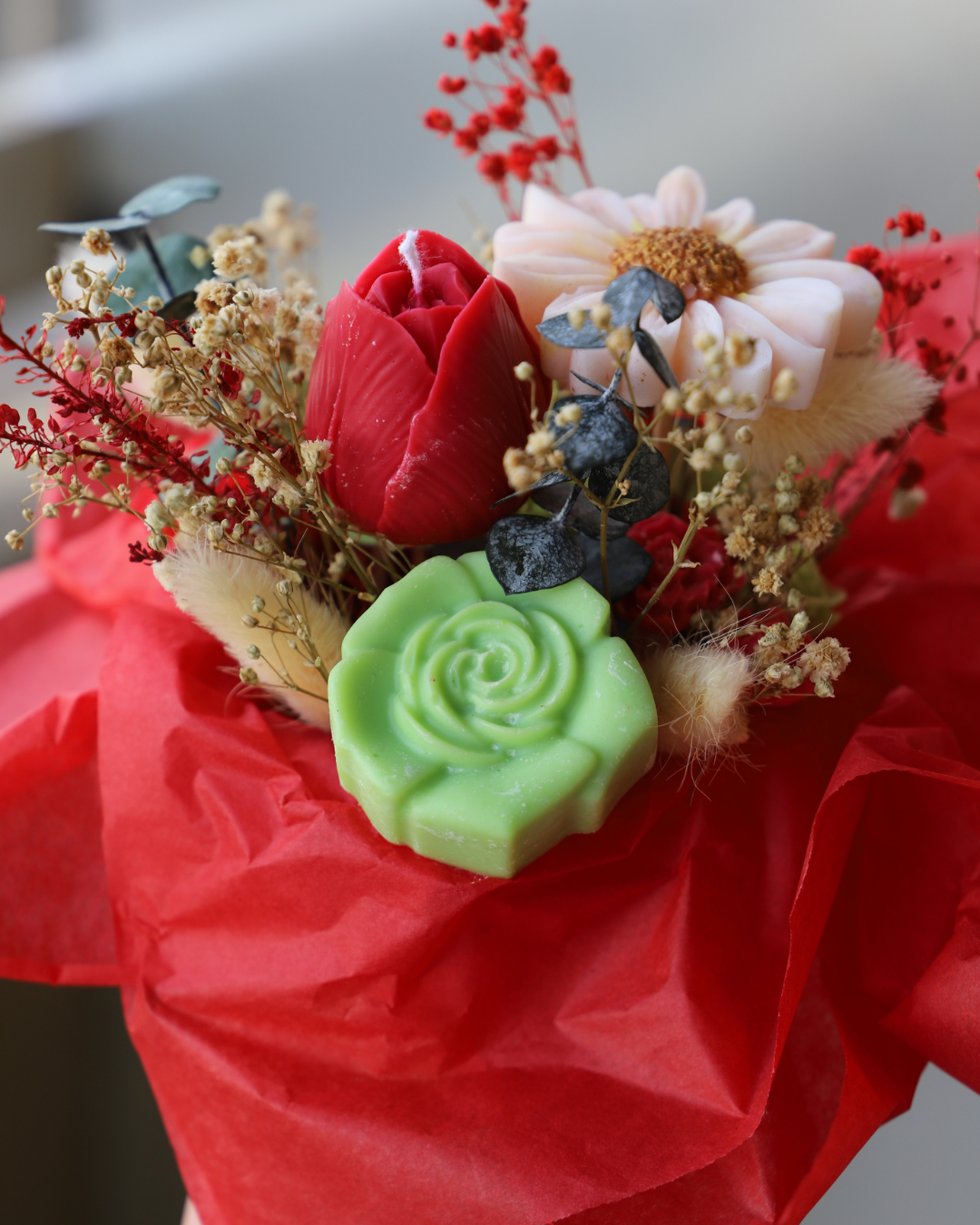 Bouquet de fondants parfumés et tiges de fleurs séchées – création artisanale