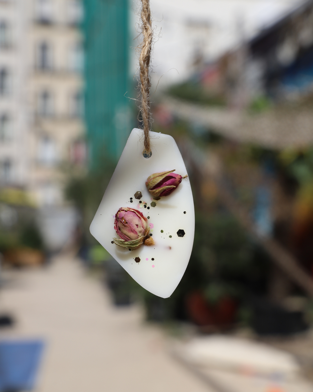 Suspension parfumée boutons de roses et paillettes - Rond