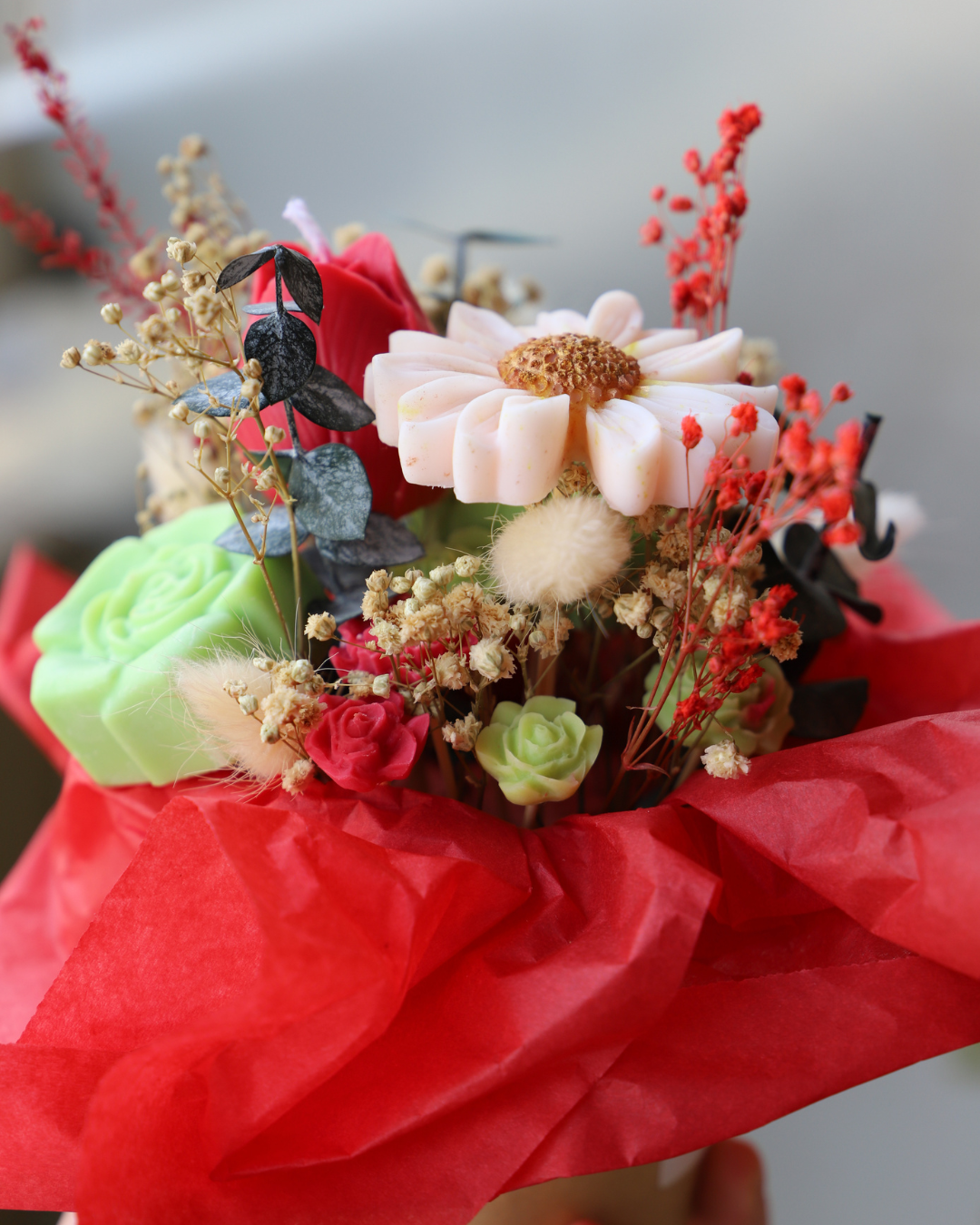 Bouquet de fondants parfumés et tiges de fleurs séchées – création artisanale