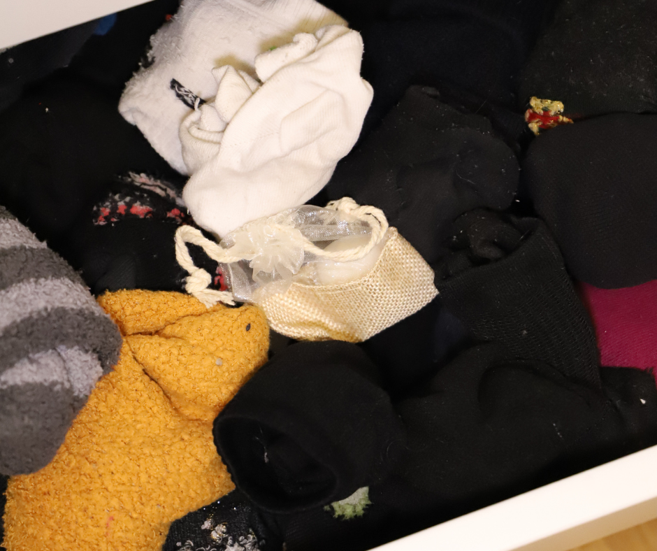 Galet parfumé en cire végétale et parfum français au choix